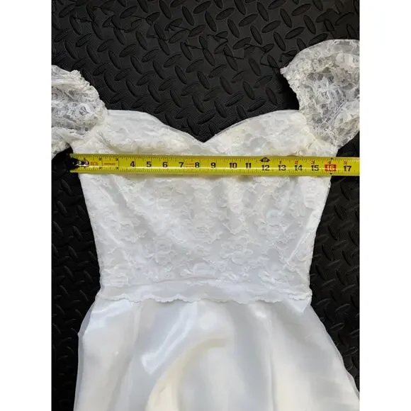 Vintage Lace Long Sleeve Wedding Dress A-Line Bridal Gown - Picture 14 of 16